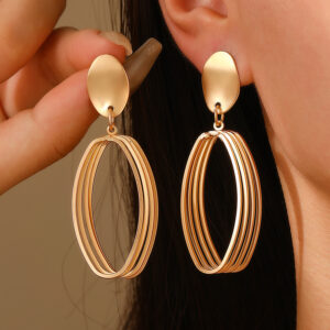 Fashion Hollowed-out Oval Earrings